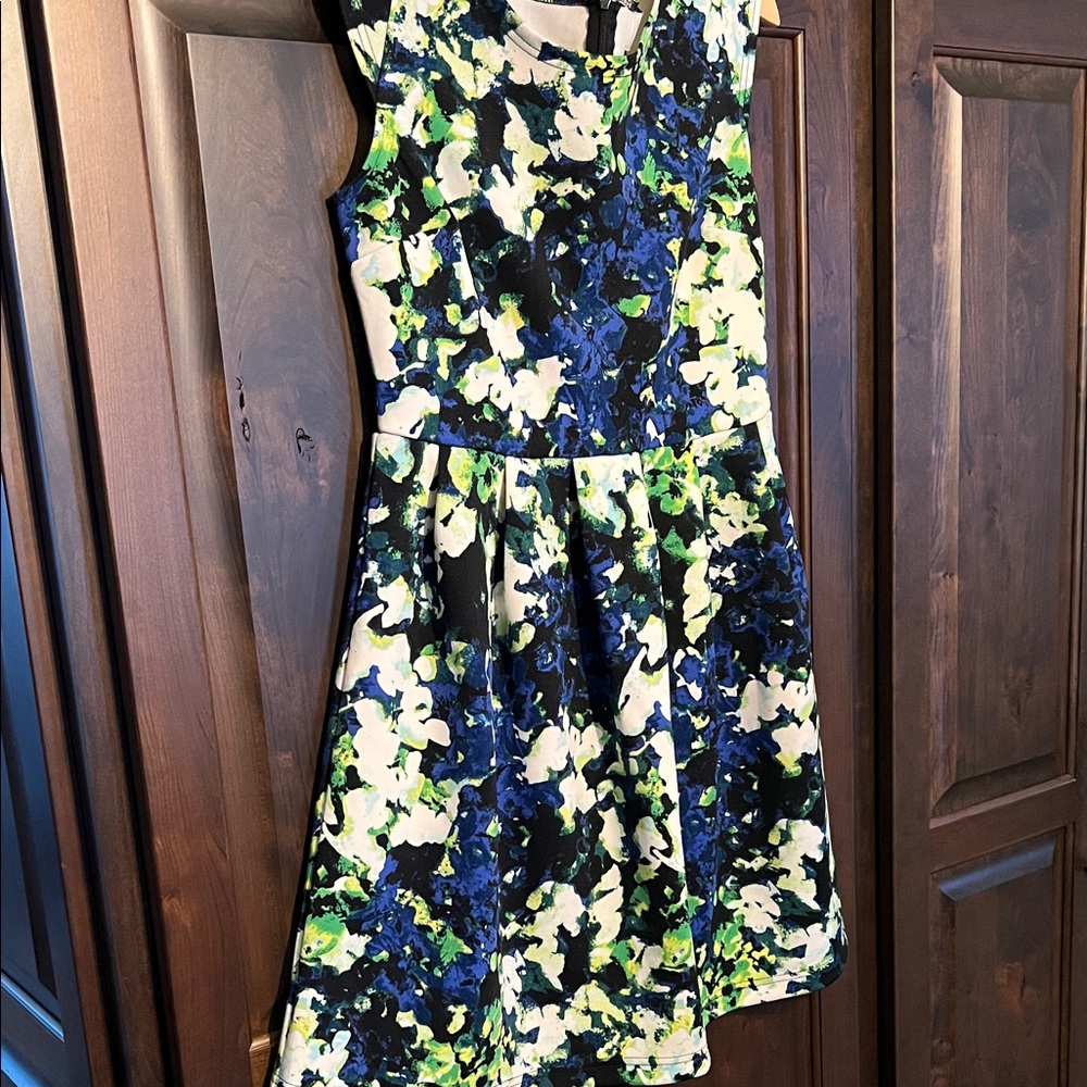 Charming woman’s Floral Dress - Blue and Green